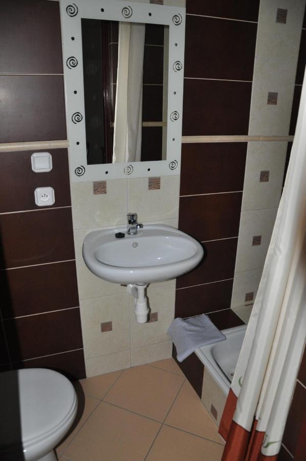 Appartement Przylesie à Uniejów Extérieur photo