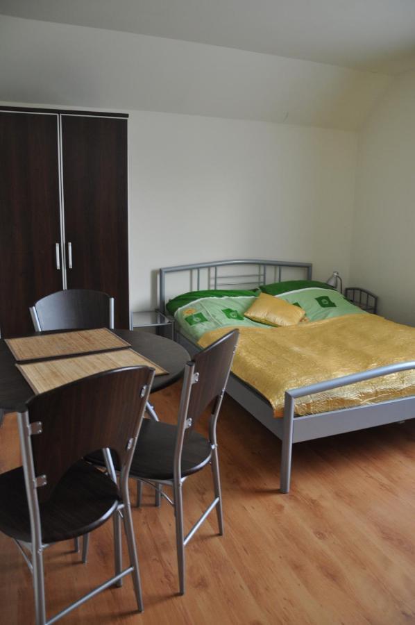 Appartement Przylesie à Uniejów Extérieur photo